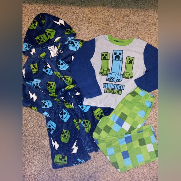 Boys Minecraft Charged Creeper Pajama & Robe Set - Picture 5 of 7